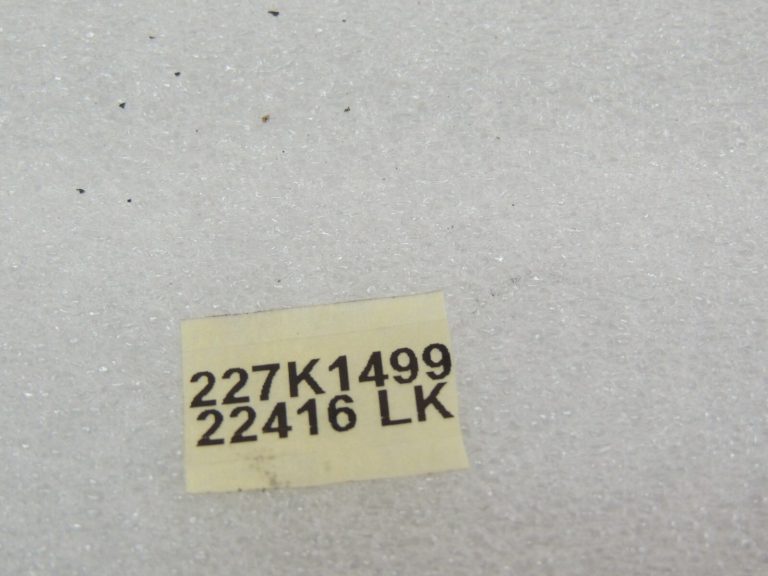 Volkswagen Tiguan II Aizmugurējā labā bampera atstarotājs 5NA945104 5NA945106A
