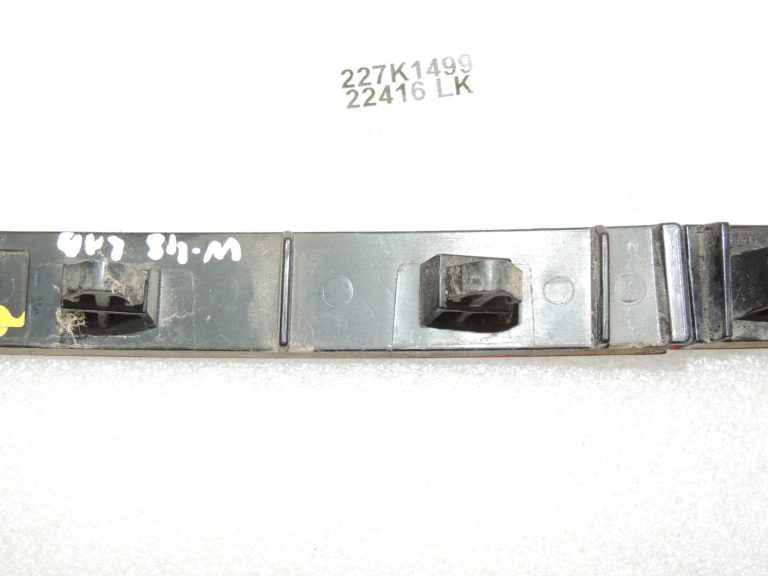 Volkswagen Tiguan II Aizmugurējā labā bampera atstarotājs 5NA945104 5NA945106A