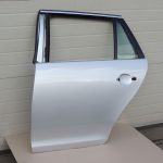 Volkswagen Golf VI Kombi aizmugurējās kreisās durvis kreisās – Krāsa – 8E / A7W