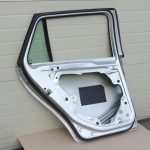 Volkswagen Golf VI Kombi aizmugurējās kreisās durvis kreisās – Krāsa – 8E / A7W