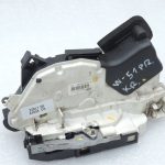 VW Sharan 7N Durvju slēdzene priekšējā kreisā Durvju slēdzene priekšējā kreisā 5K1837015D