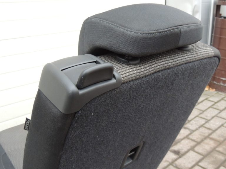 VW Sharan 7N Aizmugurējais kreisais sēdeklis ISOFIX JJ / N2N