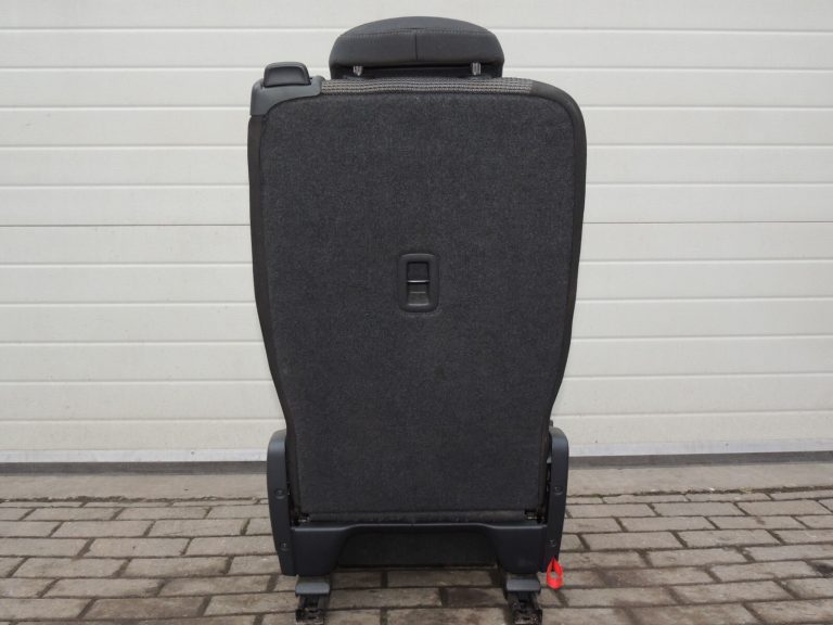 VW Sharan 7N Aizmugurējais kreisais sēdeklis ISOFIX JJ / N2N