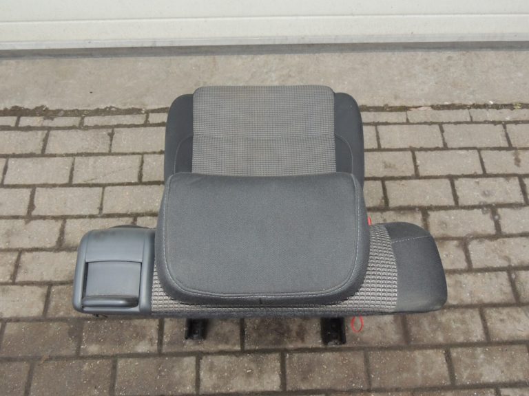 VW Sharan 7N Aizmugurējais kreisais sēdeklis ISOFIX JJ / N2N