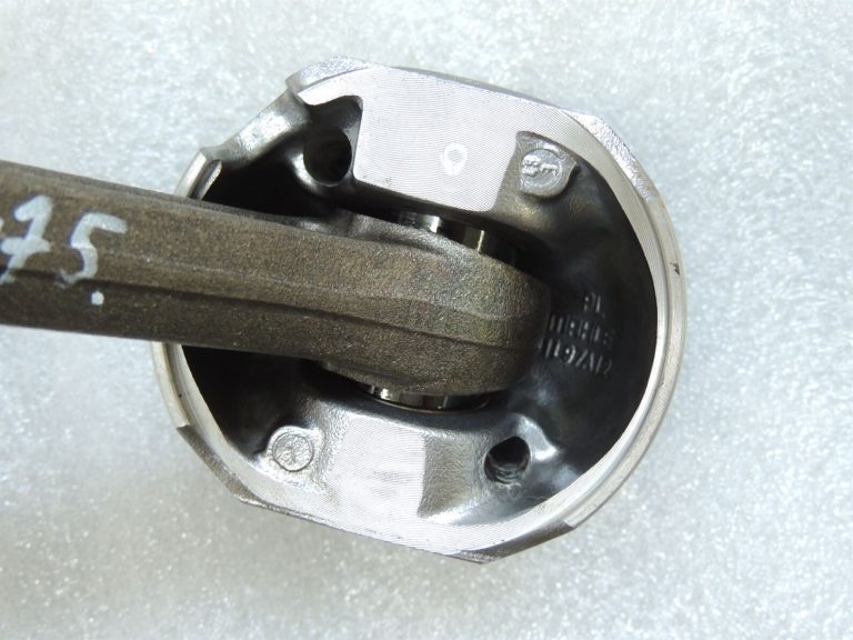 Volkswagen Audi SEAT 2.0TDi CFFE CFFA CFFB CFGB CFGC Savienotājstienis ar virzuli