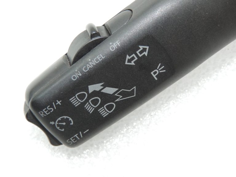 VW Tiguan 5N Golf6 Audi Seat Skoda Stūres kolonnas indikatora slēdzis 1K0953513G