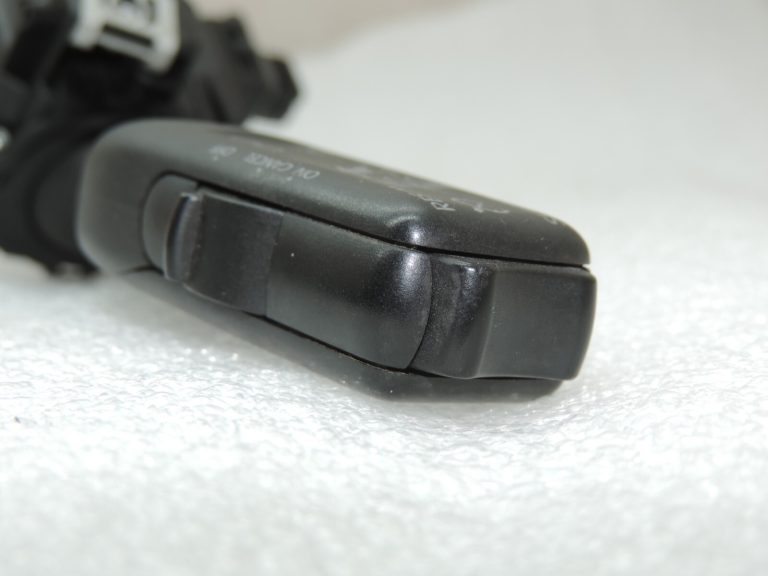 VW Tiguan 5N Golf6 Audi Seat Skoda Stūres kolonnas indikatora slēdzis 1K0953513G