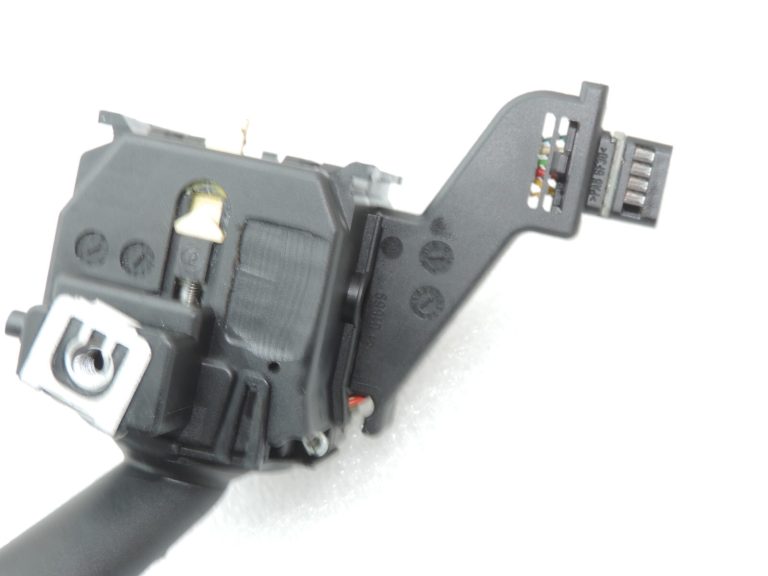 VW Tiguan 5N Golf6 Audi Seat Skoda Stūres kolonnas indikatora slēdzis 1K0953513G