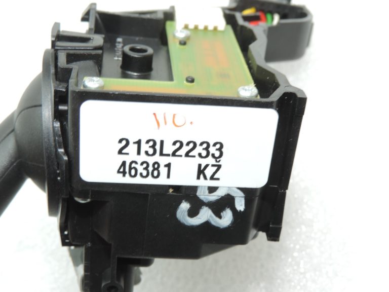 VW Tiguan 5N Golf6 Audi Seat Skoda Stūres kolonnas indikatora slēdzis 1K0953513G