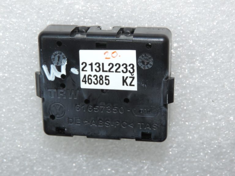 Oriģināls VW Tiguan 5N Touran 1T daudzfunkcionālā stūres vadības bloks 1K0959542B