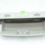 Oriģināls Volkswagen Tiguan 5N Passat B6 Golf 6 stiklu nodalījums 1K0868837G