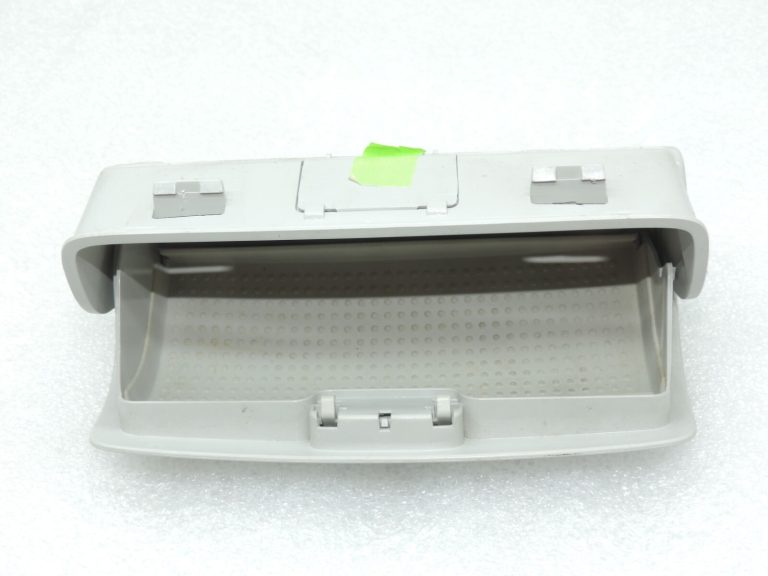 Oriģināls Volkswagen Tiguan 5N Passat B6 Golf 6 stiklu nodalījums 1K0868837G