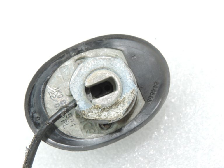 Oriģinālais VW Tiguan 5N Golf 5 jumta antenas antenas bāze 1K0035501