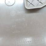 Oriģinālais VW Tiguan 5N atzveltnes atlokāms galds Latte Macchiato Brown 1T0881861E
