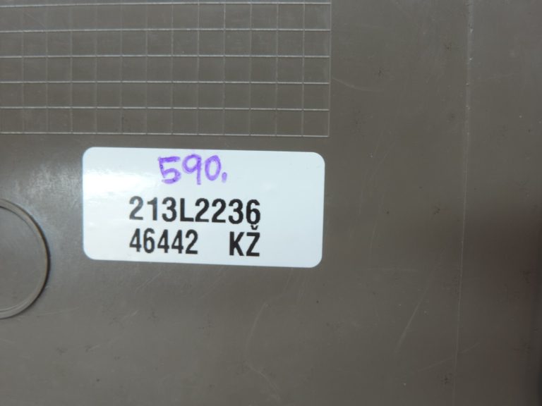 Oriģinālais VW Tiguan 5N atzveltnes atlokāms galds Latte Macchiato Brown 1T0881861E
