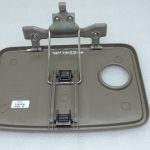Oriģinālais VW Tiguan 5N atzveltnes atlokāms galds Latte Macchiato Brown 1T0881861E