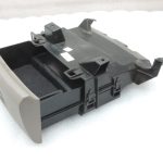 Oriģinālais VW Tiguan 5N Priekšējā labā sēdekļa nodalījums Latte Macchiato 5N0882600