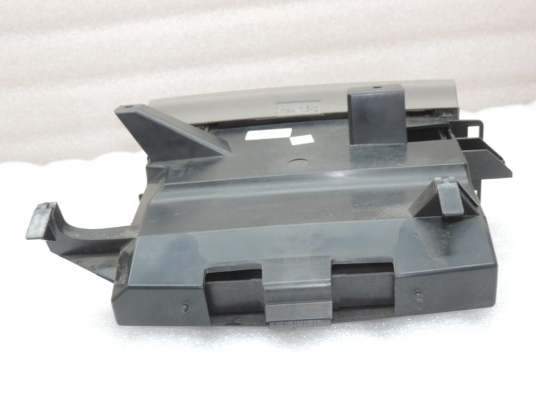 Oriģinālais VW Tiguan 5N Priekšējā labā sēdekļa nodalījums Latte Macchiato 5N0882600