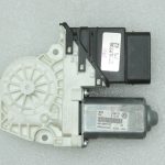 Oriģinālais VW Tiguan 5N Logu regulatora motors aizmugurējais labais 5N0959704D 5N0959704 5N0959704