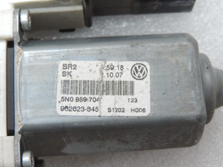 Oriģinālais VW Tiguan 5N Logu regulatora motors aizmugurējais labais 5N0959704D 5N0959704 5N0959704