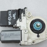 Oriģinālais VW Tiguan 5N Logu regulatora motors aizmugurējais labais 5N0959704D 5N0959704 5N0959704