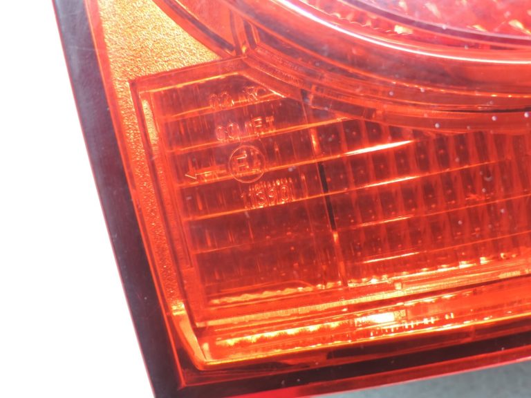 Oriģinālais Volkswagen Tiguan 5N aizmugurējais lukturis aizmugurējās durvis iekšējais kreisais 5N0945093B