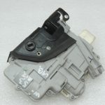 Oriģināls VW Tiguan 5N Passat B6 B7 Audi Q7 Aizmugurējā labās puses durvju slēdzene 3C4839016A