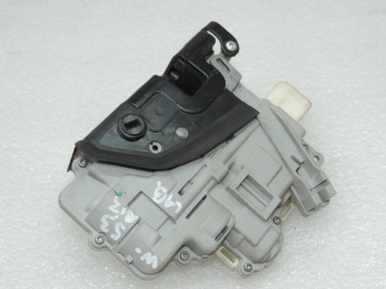 Oriģināls VW Tiguan 5N Passat B6 B7 Audi Q7 Aizmugurējā labās puses durvju slēdzene 3C4839016A