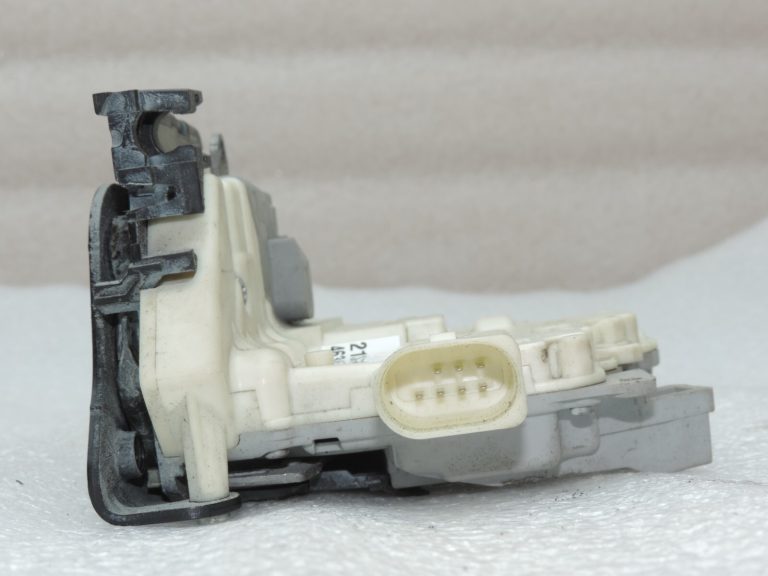 Oriģināls VW Tiguan 5N Passat B6 B7 Audi Q7 Aizmugurējā labās puses durvju slēdzene 3C4839016A