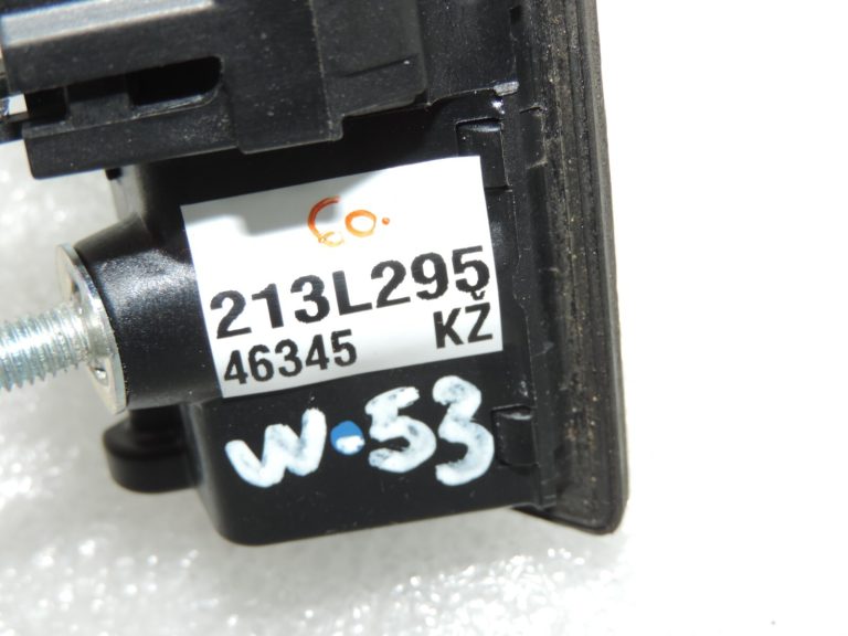 Oriģināls VW Tiguan 5N Golf 6 7 Aizmugures durvju roktura atvēršanas slēdzis 5N0827566T