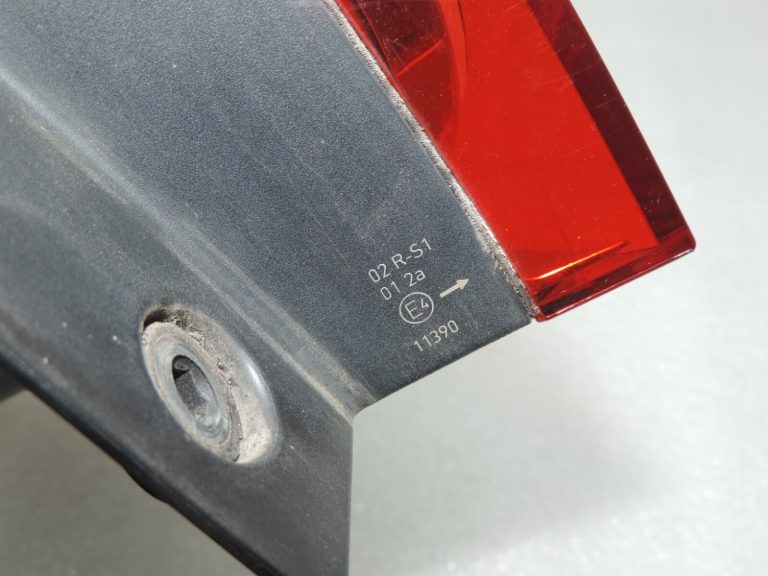 Oriģinālais Volkswagen Tiguan 5N ārējais labais aizmugurējais lukturis 5N0945112D