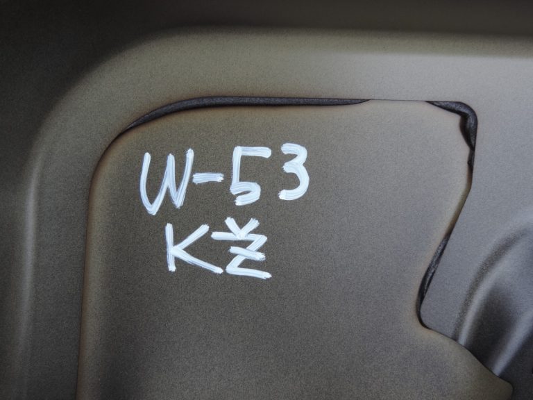 Volkswagen Tiguan 5N (2007-2012) aizmugurējā durvju konstrukcija LC9X Deep Black 5N0827025G