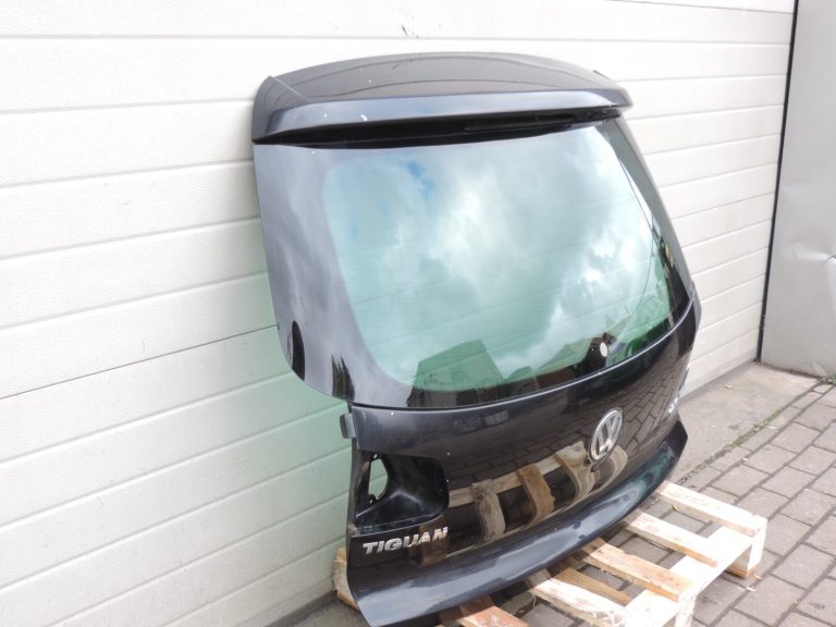 Volkswagen Tiguan 5N (2007-2012) aizmugurējā durvju konstrukcija LC9X Deep Black 5N0827025G