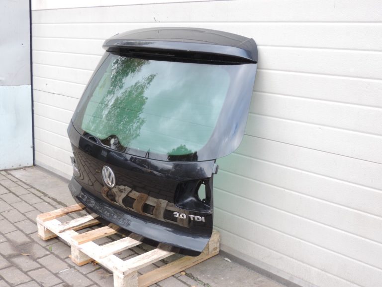 Volkswagen Tiguan 5N (2007-2012) aizmugurējā durvju konstrukcija LC9X Deep Black 5N0827025G