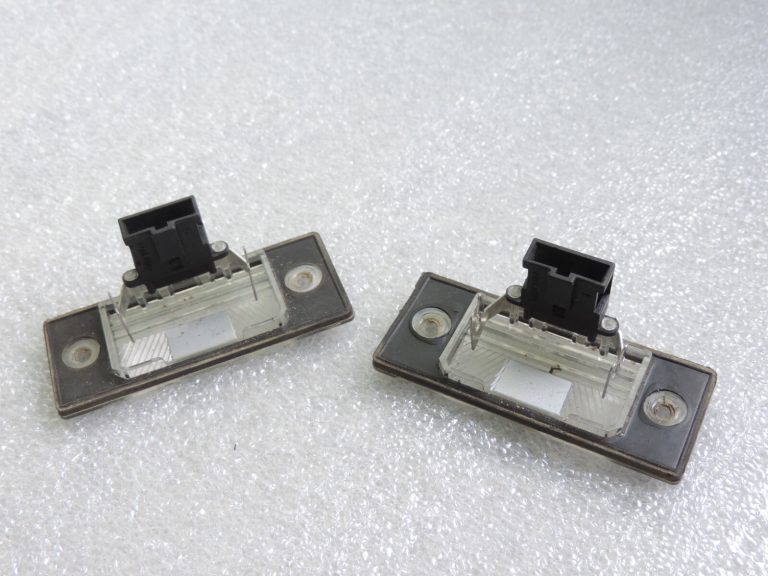 Oriģināls Volkswagen Tiguan 5N numura apgaismojums 1J5943021D