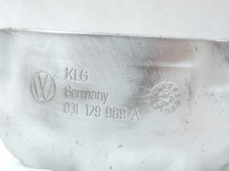 Oriģinālā Volkswagen Tiguan 5N Audi 2.0 TDI turbokompresora siltuma aizsardzība 03L129969A