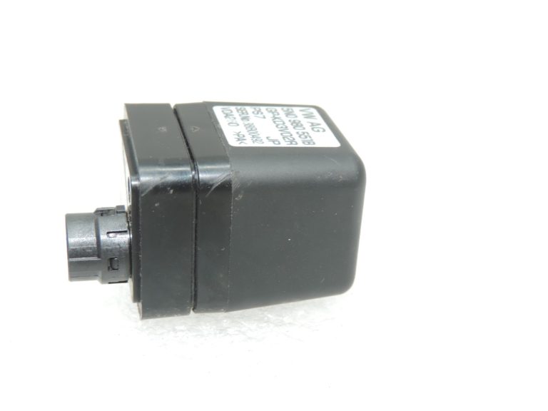 Oriģinālā VW Tiguan 5N atpakaļgaitas kamera (bez aizmugurējo durvju slēdža) 5N0980551B 5N082