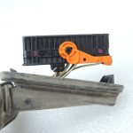 Oriģinālā Volkswagen Tiguan 5N Aizmugurējo kreiso durvju instalācija 5N0971693A