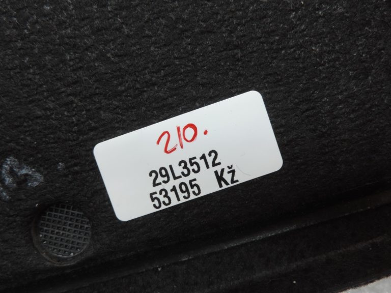Oriģinālā VW Tiguan 5N Aizmugurējā bagāžnieka odere, labā 5N0867461 1J0867468