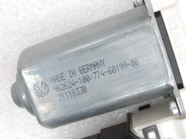 Oriģinālais Volkswagen Tiguan 5N aizmugurējā kreisā loga regulatora motors 5N0959703B