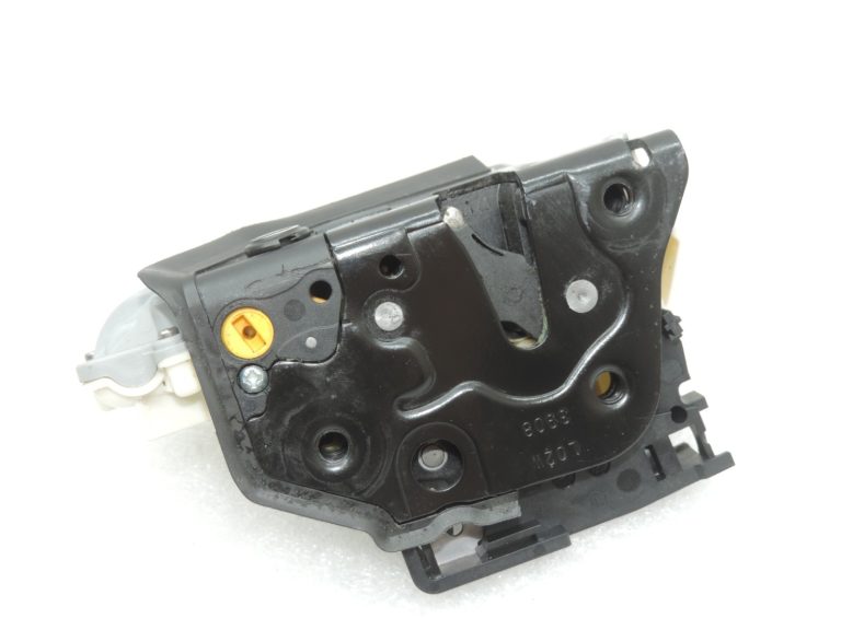 Oriģināls Audi Q7 4L Aizmugures kreiso durvju slēdzene 3C4839015A
