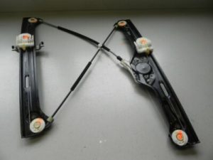 BMW X5 E70 Priekšējais labais loga regulators bez motora 51337166380