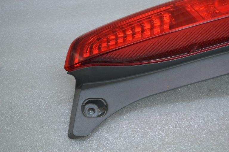 Honda CR-V III 2010 Aizmugurējais lukturis pa labi 33501SWWE01 33501-SWW-E01
