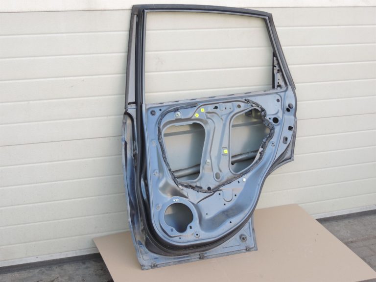 HONDA CR-V III Aizmugurējā labās puses durvju aizmugurējā daļa – Krāsa – Sparkle Gray Pearl – NH684P