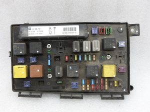 Opel Zafira B Astra H Drošinātāju kārbas atiestatīšana 93184656 13206747 GT