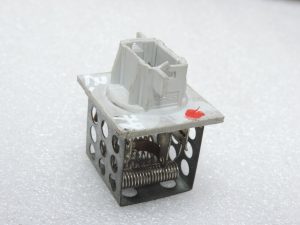 Opel Zafira B sildītāja ventilatora motora rezistors manuālajam gaisa kondicionierim