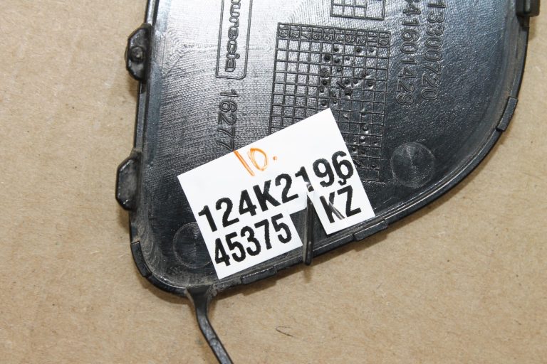 Opel Zafira C Aizmugurējā bampera vilkšanas vāciņš Asteroid Grey GWH 13300720
