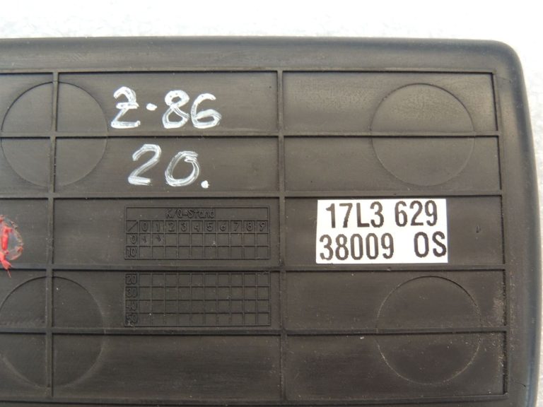 Opel Zafira C tuneļa konsole centrālā konsole aizmugurējais glabāšanas nodalījums gumijas paklājiņš 13301902