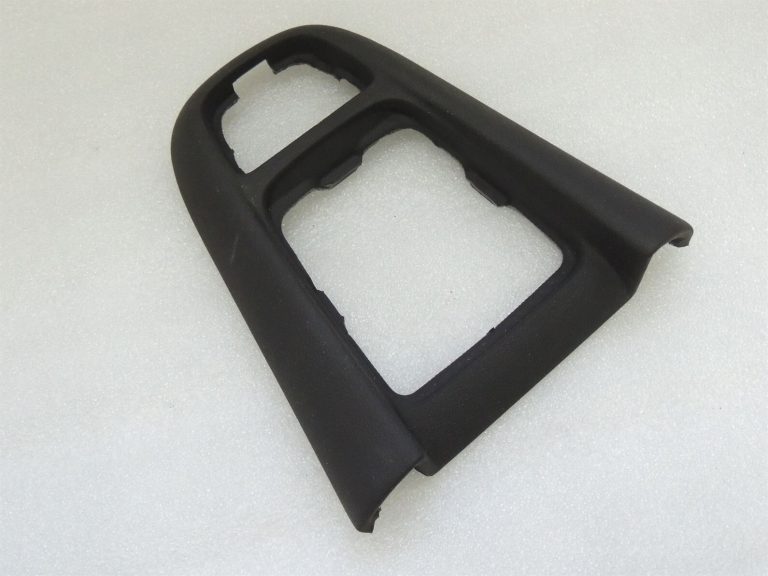 Opel Zafira C pārnesumu pārslēgšanas slēdža paneļa vāka rāmis 39077316