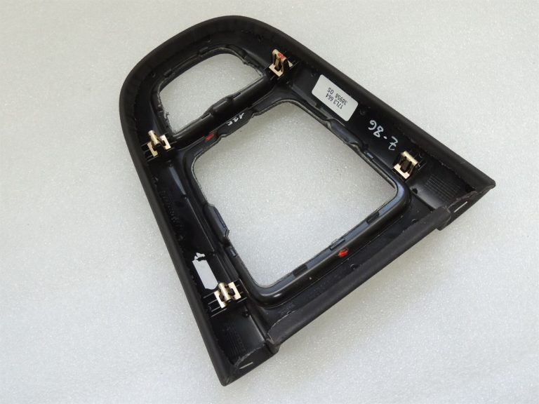 Opel Zafira C pārnesumu pārslēgšanas slēdža paneļa vāka rāmis 39077316